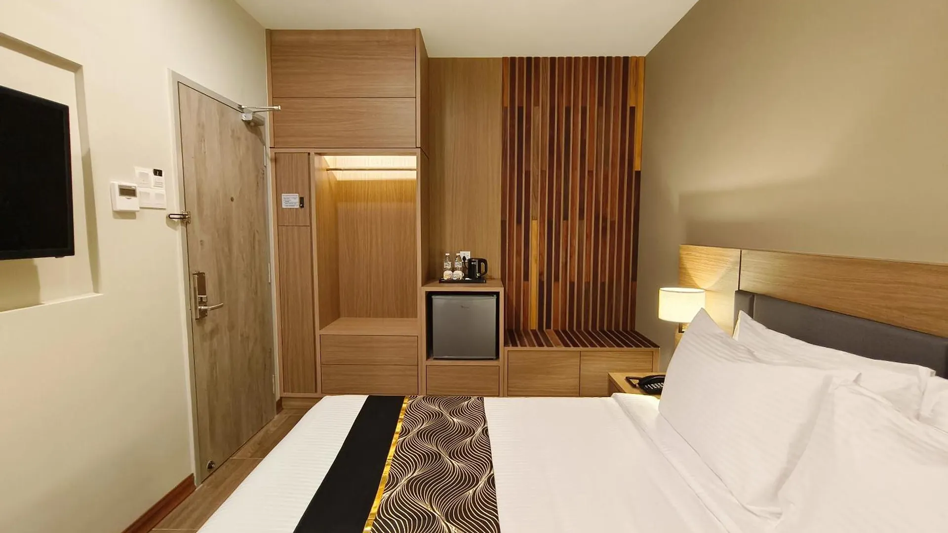 Zoom Hotel George Town 3*,